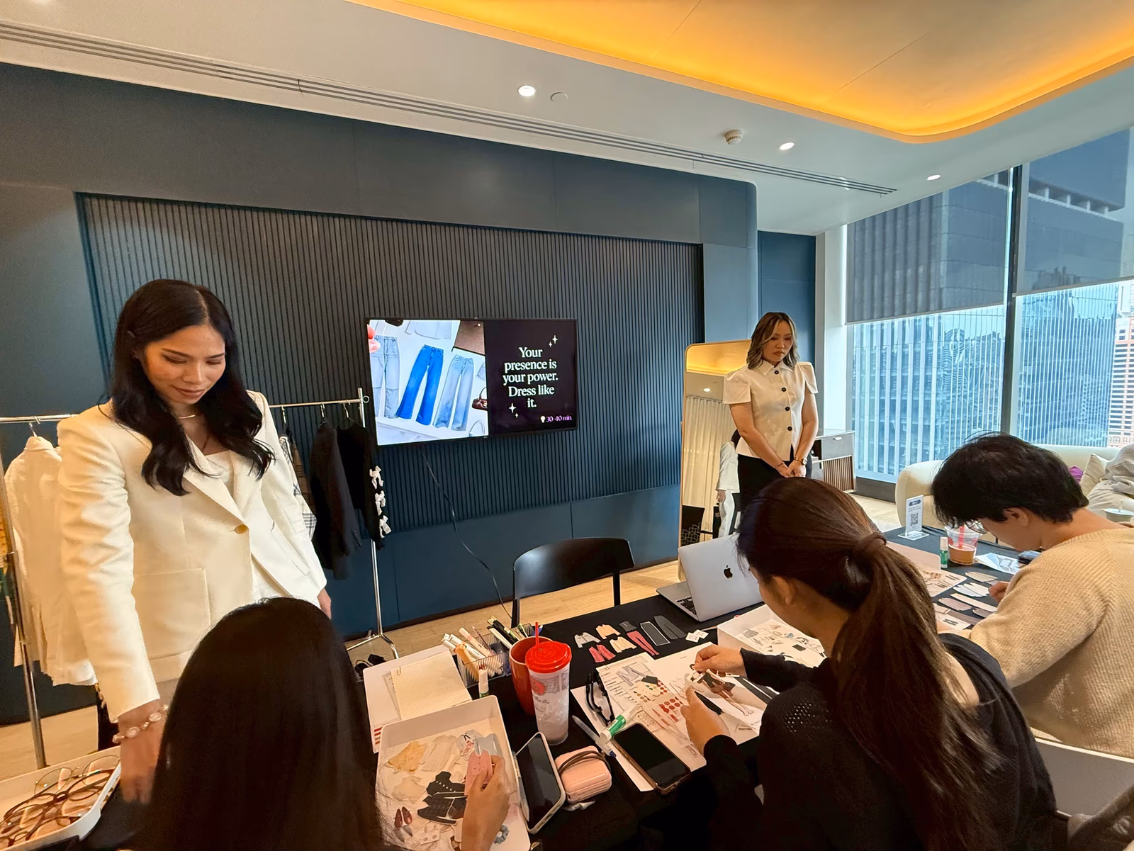 เซสชันฝึกอบรมทีมพร้อม Visual Materials