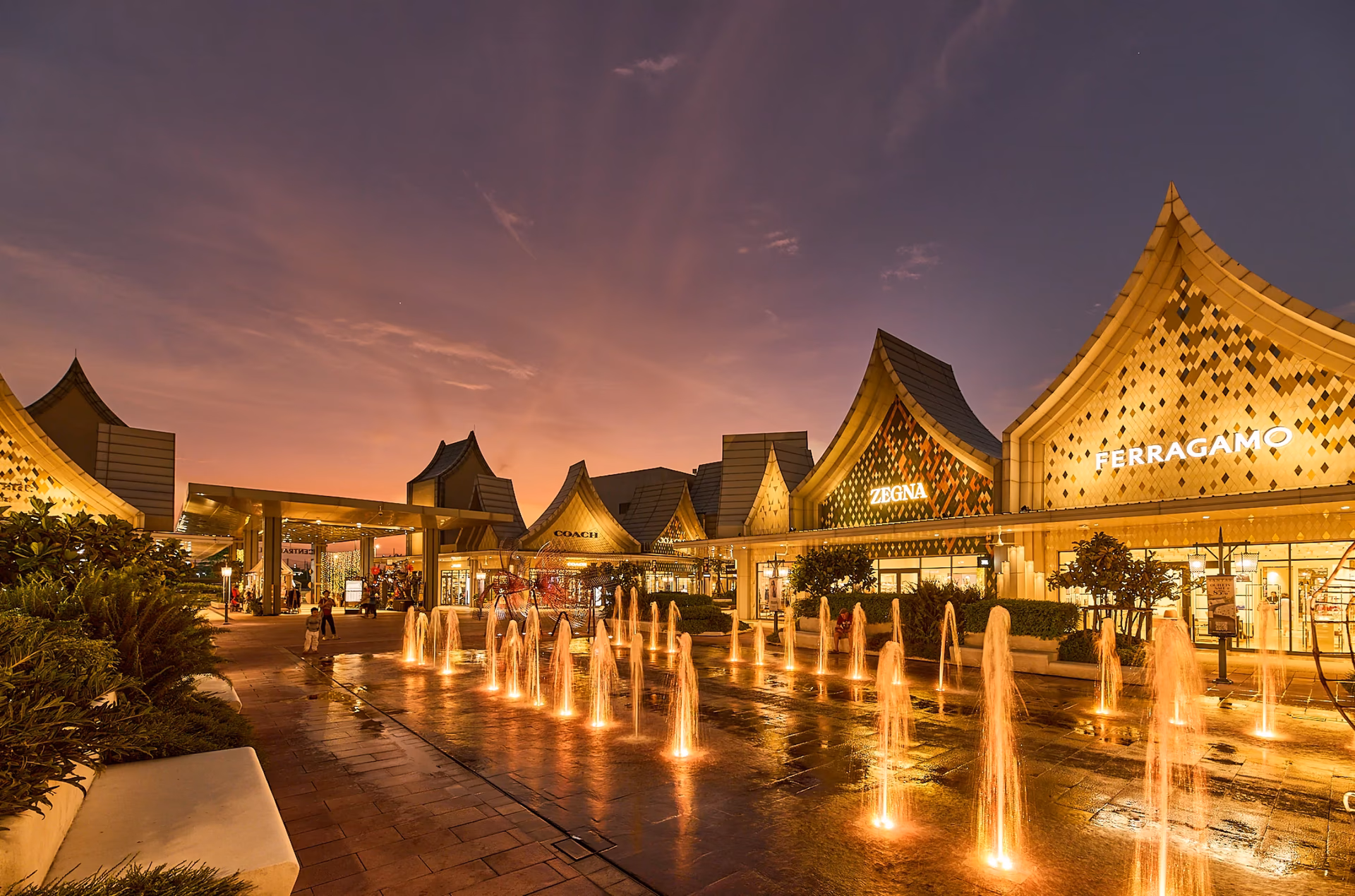 Central Village (Bangkok Luxury Outlet)